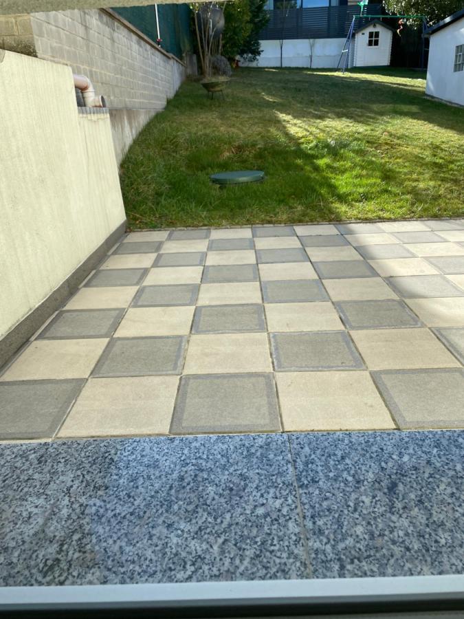 Simple Room In Luxembourg City Exterior foto